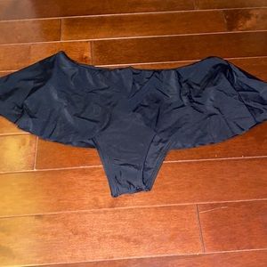 black bikini bottoms w layers